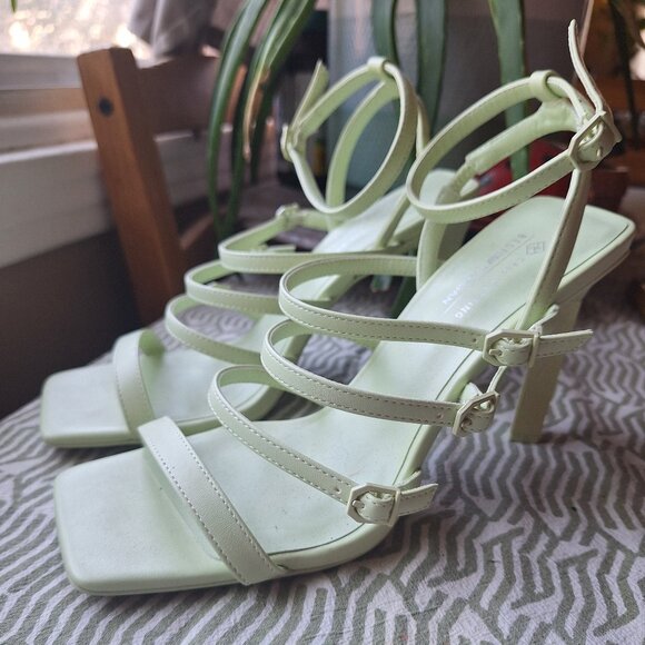 NWOT strappy green call it spring heels - Picture 1 of 6